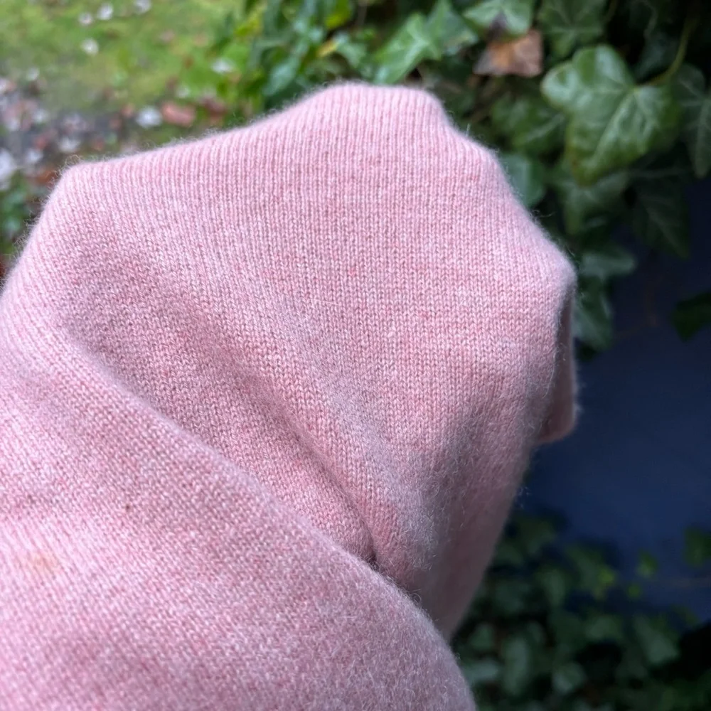 Pink Cashmere Sweater Small Petite Romantic Cottagecore Soft Girl Feminine Clean - Picture 11 of 11